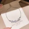 Pulsera de flor de circón estilo francés, sensación de lujo ligero y alta gama, adecuada para el uso diario, joyería versátil y exquisita con un diseño único