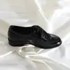 Zapatos Casuales Pequeños de Cuero con Cordones Puntiagudos Redondos Estilo Británico Retro para Mujer 2026 Nuevos Mocasines Negros Versátiles de Tacón Grueso para Mujer