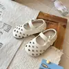Zapatos perforados calados de verano nuevos para niñas, zapatos de princesa versátiles y a la moda, suela suave, zapatos para niños pequeños, sandalias para niños