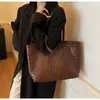 Bolsa de gran capacidad para estudiantes que van a clase, nuevo bolso de hombro tejido de moda primavera/verano 2024, bolsa de mano casual