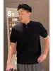 Estilo Old Money Suéter con Cuello Henry Manga Corta para Hombre Verano Retro Americano Camiseta de Tipo Duro Polo de Manga Corta de Alta Gama