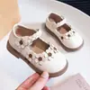 Zapatos de cuero para niñas, nuevos zapatos de princesa de suela blanda de otoño, estilo bosque floral, zapatos de vestir sencillos para niños estilo pastoral, zapatos Mary Jane para niñas