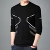 Camiseta de manga larga para hombre, capa interior de otoño, camiseta base elástica de corte holgado para hombre, camiseta estampada estilo coreano ins