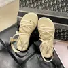 Novas Sandálias de Verão Femininas Casuais com Solado Macio Tiras Cruzadas Sandálias e Chinelos de Fundo Grosso com Fivela Conjunto Sapatos de Praia para Dedos
