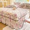 2026 Novo Modelo Saia de Cama Acolchoada de Algodão Lavado Classe A Peça Única Conjunto de Três Peças Tecido Amassado Estilo Coreano Renda de Princesa Colcha de Cama