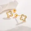 Nuevos Pendientes de Trébol de Cuatro Hojas Lucky Hollow con Rosca Retorcida Completamente Incrustados en Diamante Pendientes para Mujer Joyería Simple de Tornillo para Hélice de Oreja