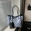 Bolso de hombro minimalista de lunares estilo coreano para mujer, bolso tote de gran capacidad, moderno y elegante, mochila versátil