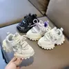 Tênis casuais femininos, leves e estilosos para o outono, versáteis e antiderrapantes, com solas grossas, um design moderno "dad shoe" e solas macias adequados tanto para meninas quanto para meninos