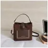 Bolso de mano retro de otoño e invierno, estilo nicho con correa ancha para mujer, nuevo y moderno 2024, versátil bolso de hombro/bandolera