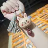 Artículo popular para transmisiones en vivo: Madera de arce madera maciza madera sin pintar talla de madera colgante de gato KT, accesorio de moda estilo chino, diseño original