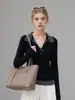 Elegante suéter de punto con cuello polo azul marino de color contrastante para mujer, primavera y otoño, casual y elegante, capa base suave y acogedora 9208