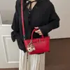 Bolsa Saco de Couro Macio Nova Tendência Retrô Primavera 2026 para Mulheres, Bolsa de Ombro Transversal Versátil para o Dia a Dia, Bolsa de Mão Estilosa