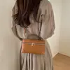 Bolsa Feminina Exclusiva Super Popular 2026 Nova Moda Bolsa Transversal Trançada com Acabamento de Luxo Bolsa de Mão Casual Bolsa Quadrada Pequena