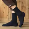 Meias inverno atacado masculinas e femininas meias de cano médio espessadas forradas com fleece quentes meias de terry tipo toalha outono e inverno meias para dormir confinamento