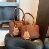 Bolso para debajo del brazo de estilo francés con vibra relajada para mujer, Nuevo Bolso de mano acolchado de moda 2026, Bolso de hombro, Bolso tipo bowling para ir al trabajo