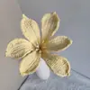 Nuevo Ramo de Seis Flores Lana Tejido a Mano Accesorios de Fotografía Decoración del Hogar Adornos de Escritorio Flores Artificiales Frescas