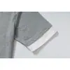Rumei Design Estilo Americano Patchwork Falso Duas Peças Cinza e Branco Gola Camisa Camada Manga Curta Unissex Simples Neutro Meia-Manga Top Tendência