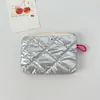 Ins Acolchado Corazón Plateado Linda Cartera para Monedas Pu Color Brillante Bolso Portátil para Cosméticos Cable de Datos Tarjeta de Transporte Bolso para Cosméticos