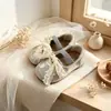 Sapatos Mary Jane Doces de Ballet para Meninas 2026 Primavera e Outono Novos Sapatos Pequenos de Couro Estilo Princesa com Laço de Renda para Meninas