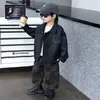 Chaqueta de Cuero para Niños de Primavera y Otoño, Estilo Coreano, Ropa Exterior Elegante y Genial para Niños, Abrigo de Moda para Niños Pequeños, Prenda Superior de Moda para Niños, Comercio Exterior