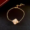 Banho de Ouro Real Colar Flor de Zircônia Estilo Retrô Francês Luxo Acessível Corrente de Clavícula de Alta Qualidade Conjunto de Joias com Design de Nicho