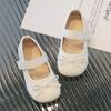 Zapatos de Princesa con Lazo Nuevos para Niñas Primavera y Otoño Moda Zapatos Pequeños de Cuero Boca Baja Estilo Pequeño Fragancia Velcro Zapatos para Niños 2025