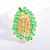 Nova Broche Folha Fashionável com Zircônia Total para Homens e Mulheres, Corsage de Temperamento para Terno, Acessórios Criativos com Fecho Magnético Sem Costura Atacado
