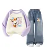 Traje de Otoño Rosa Huevo Pequeño para Niñas 2025 Nueva Sudadera Raglán Jeans Casual Deportiva para Niñas