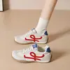 Nuevas zapatillas casuales de otoño para mujer estilo coreano, perfectas para estudiantes, versátiles para el uso diario, ligeras e ideales para el estilo urbano