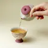 Rinno Gisong Esmalte Rojo Pedernal Pintado a Mano Zorro de Nueve Colas Hada Olla con Asa Lateral Tetera Pastel Juego de Té Kung Fu Cerámica