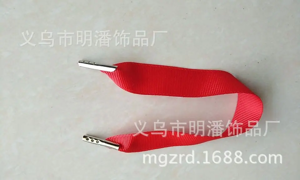 2CM大红缎带三点中扣图