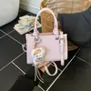 Bolsa de Mão de Luxo para Mulheres, Novo Modelo 2026, Moderna e Versátil, Adequada para o Trabalho e o Dia a Dia, Bolsa Pequena Quadrada Transversal Exquisita