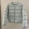Popular Chaqueta Corta de Plumón Redonda Estilo Tijera para Mujer, Moda Invierno 2026, Corte Holgado, Adelgazante, Tendencia de Chaqueta Acolchada Petite
