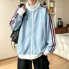 Sudadera retro a rayas de color block estilo americano, chaqueta deportiva de otoño para hombre de corte holgado con cuello alto, cárdigan abierto elegante y moderno