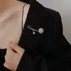 Broche de Copo de Nieve de Circonita Exquisito Pin de Perla y Pedrería Anti-Exposición Ropa Fija Hebilla Elegante Corsage de Traje
