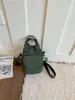 Tendencia Transfronteriza Bolsos de Mujer Verano 2026 Nuevo Bolso de Tela de Nylon Bolso de Mano para Mujer Ligero para Hombro Cruzado Bolso para Teléfono Móvil