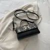 Bolsa de Mão de Luxo com Alça de Laço Feminina 2026 Nova Tendência Moda Versátil Ins Bolsa de Ombro Transversal Pequena Quadrada