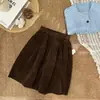 Calça de outono 26 para meninas, roupas infantis coreanas, calça pantalona de veludo cotelê, nova calça cropped estilosa e retrô para bebês