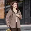 Chaqueta con capucha de nuevo estilo 2026 para mujeres de mediana edad, abrigo de otoño/invierno moderno y casual para mujeres de mediana edad y mayores