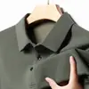 Nova camiseta masculina de manga longa com trama waffle, camisa polo casual de negócios com gola virada para a primavera, top base elástico