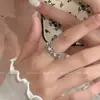 Anillo de Flor de Diamante con Brillo Plateado para Niñas Anillo Abierto Sencillo de Gama Alta para Dedo Índice Dulce de Moda con Temperamento Anillo Versátil