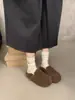 Meia-calça inferior chinelos usar grossa bico fechado novo estilo 2026 exterior outono e inverno estação sapatos de pele feminina mais veludo Birkenstock sapatos pele de cordeiro quente moda