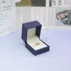 Caja de Joyería Azul Real de Ángulo Recto de Cuero PU Cepillado para Anillos, Pendientes, Collares, Pulseras, Caja de Embalaje para Joyería al por Mayor