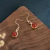 Fuente de Suministro para Transmisiones en Vivo de Joyería: Artesanía Tradicional en Oro, Diseño Estilo Palacio, Pendientes de Cristal de Colores en Forma de Corazón, Incrustados con Piedras Preciosas de Colores y Adornos para Oreja de Ágata