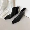 Botines Chelsea de estilo británico, minimalistas y elegantes, de 3,5 cm para otoño/invierno 2026, con punta cuadrada, tacón fino y cremallera lateral