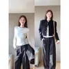 Camiseta negra de manga larga, corte regular, estilo coreano, fina y ligera, adecuada para usar en capas a principios de otoño, con tejido elástico, se puede usar como capa exterior o como capa base, creando un look sofisticado