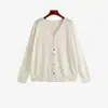 Top de punto de manga corta para mujer de talla grande, con abertura parcial en el pecho y botones de colores, estilo otoño 2026, versátil, rejuvenecedor, para mujer 23711
