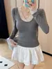 Camiseta interior térmica de encaje patchwork con cuello en V única para mujer, top elegante y cálido de manga larga ajustado para otoño e invierno