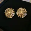 Pendientes Redondos Huecos de Flor Estilo Europeo y Americano de Gama Alta para Mujer, Nuevos Pendientes Personalizados de Nicho de Gama Alta