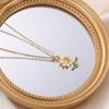 Collar de perlas de acero de titanio de lujo para mujer, con diseño de nicho que combina con todo, con colgante de girasol y cadena de clavícula sencilla.